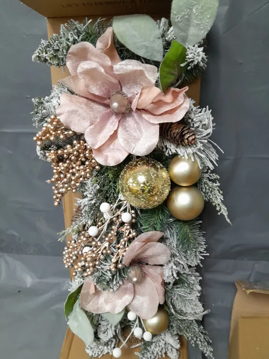 FROSTED ROSE PRE-LIT TEARDROP CHRISTMAS WREATH RRP £25