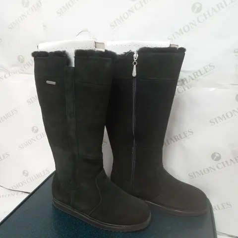 BOXED EMU AUSTRALIA BLACK BOOTS SIZE 6