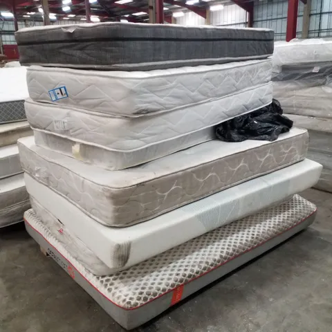 PALLET CONTAINING 8 ASSORTED MATTRESS 