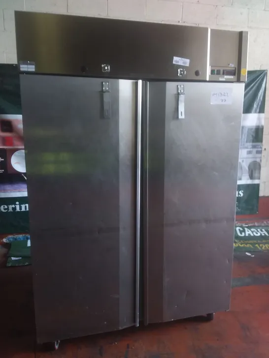 DOUBLE DOOR COMMERCIAL FRIDGE 