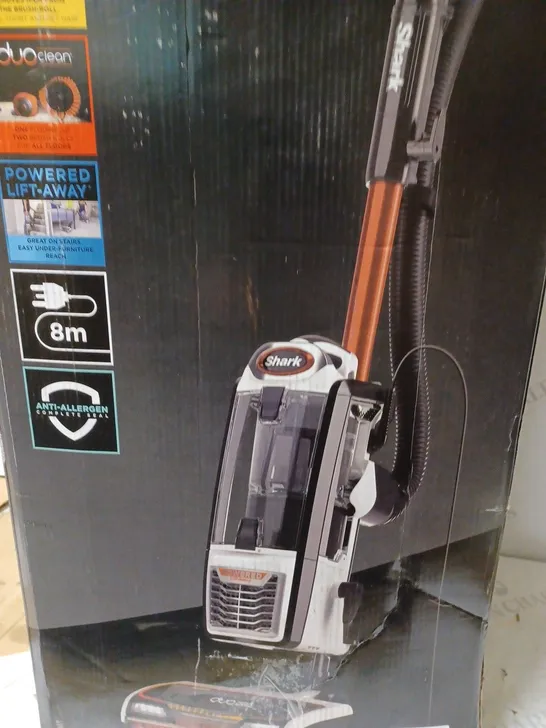 SHARK CORDED VACUUM