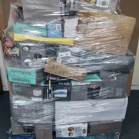 PALLET OF ASSORTED HOUSEHOLD ITEMS TO INCLUDE RUSSELL HOBBS KETTLE, QUEST ELECTRIC WOK AND COOKWORKS TOASTER