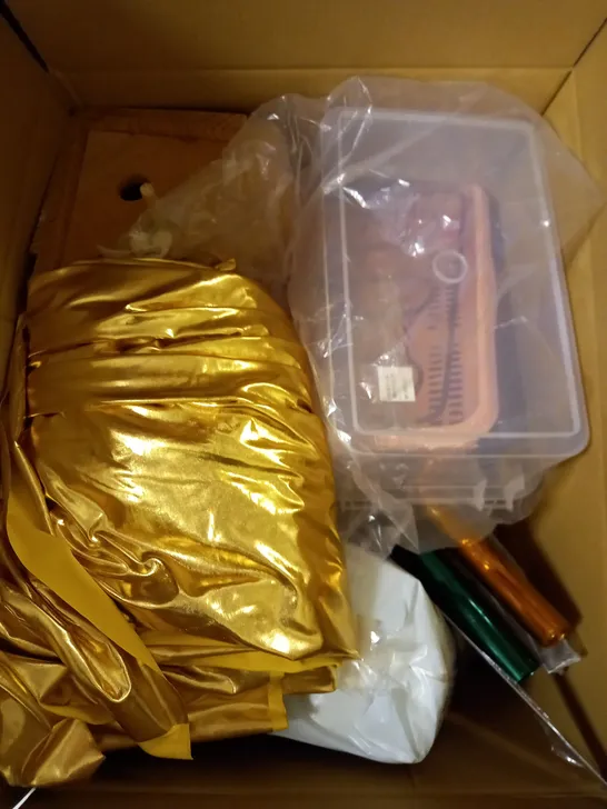 BOX OF APPROXIMATELY 10 ASSORTED HOUSEHOLD ITEMS TO INCLUDE PLASTIC DISH RACK, GRILL ELEMENT, GOLD EFFECT FABRIC ETC 