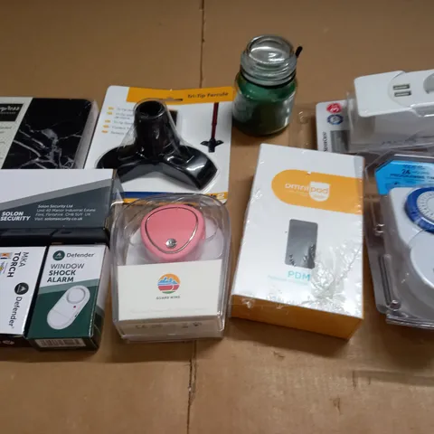 LOT OF ASSORTED HOUSEHOLD ITEMS TO INCLUDE DOOR WEDGE ALARM, OMNIPOD DASH AND PROGRAMMABLE TIMER