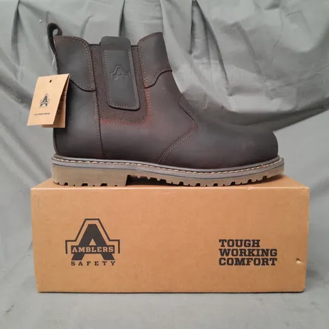 BOXED PAIR OF AMBLERS SAFETY BOOTS IN BROWN UK SIZE 9