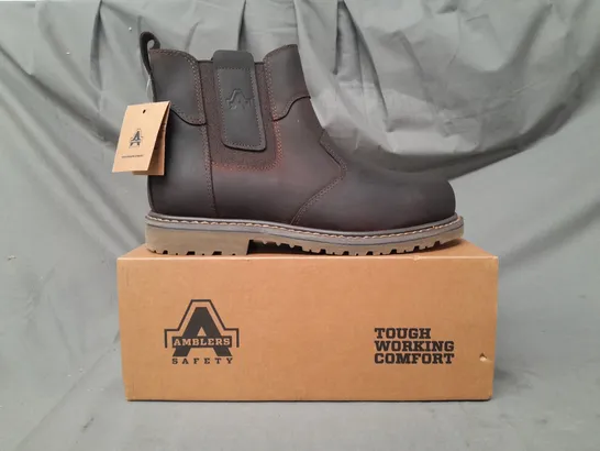 BOXED PAIR OF AMBLERS SAFETY BOOTS IN BROWN UK SIZE 9