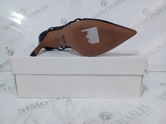 BOXED PAIR OF REISS DAPHNE SLINGBACK HEELS IN POMEGRANATE SIZE 5