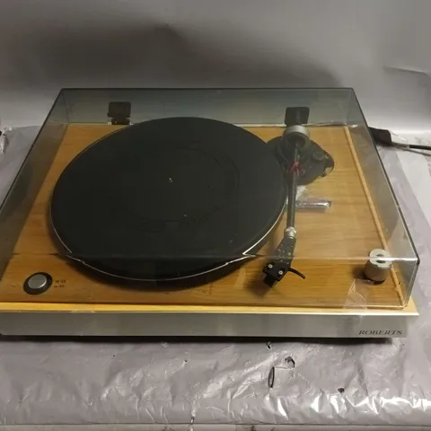 BOXED ROBERTS RECORD PLAYER 