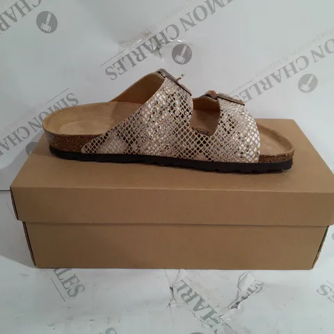 BOXED PAIR OF BONOVA SNAKE DOUBLE STRAP FOOTBED SANDALS IN TAN SNAKE SKIN PATTERN UK SIZE 5