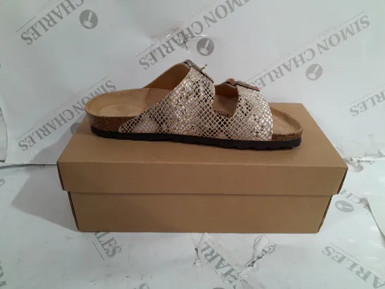 BOXED PAIR OF BONOVA SNAKE DOUBLE STRAP FOOTBED SANDALS IN TAN SNAKE SKIN PATTERN UK SIZE 5