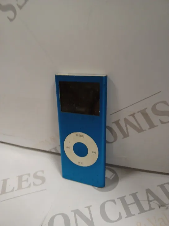 APPLE IPOD NANO 2ND GEN IN BLUE 