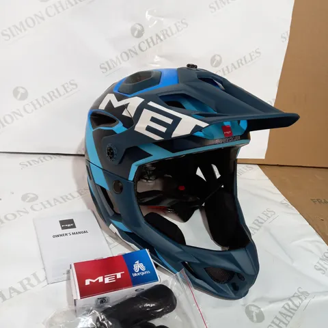 MET PARACHUTE BIKING HELMET 