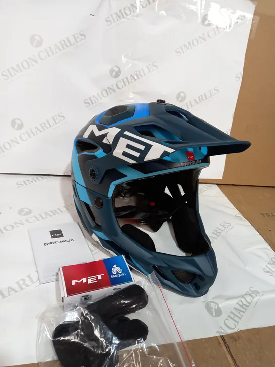 MET PARACHUTE BIKING HELMET 