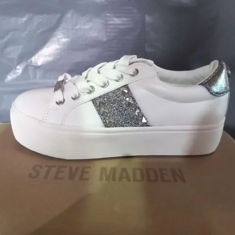 BOXED STEVE MADDEN ESCALA WHITE AND SILVER SNEAKERS SIZE 37