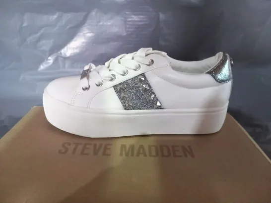 BOXED STEVE MADDEN ESCALA WHITE AND SILVER SNEAKERS SIZE 37