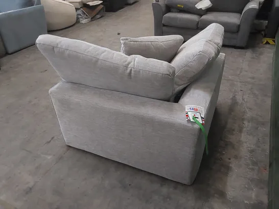 DESIGNER CORNER SOFA PIECE UPHOLSTERED IN GREY FABRIC WITH CUSHIONS