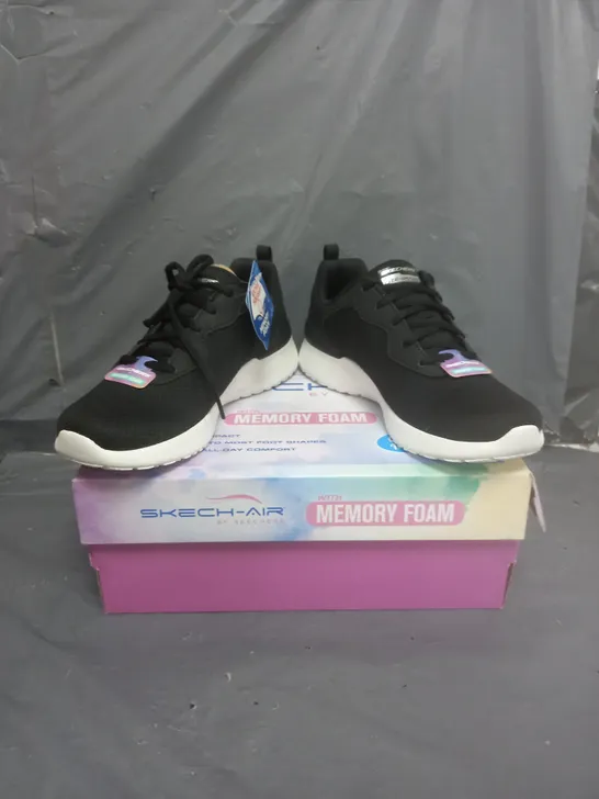 SKECHERS LITE-WEIGHT MEMORY FOAM TRAINERS BLACK SIZE 4