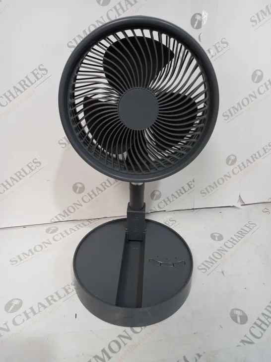 BELL & HOWELL RECHARGEABLE EXTENDABLE DESK & FLOOR FAN, GREY