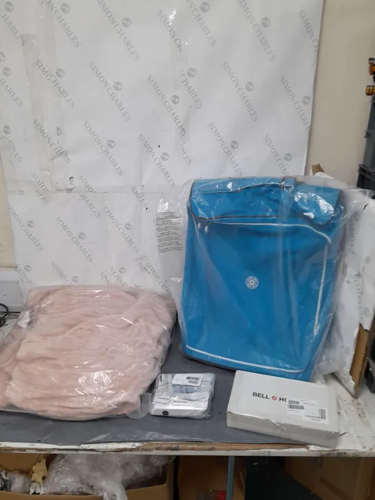 CAGE OF APPROXIMATELY 10 ASSORTED ITEMS TO INCLUDE - COZEE HOME FAUX FUR AND VELVETSOFT HEATED THROW, BELL+HOWEL MULTI DEVICE CHARGER, AND KIPLING TEEGAN CABIN WHEEL BLUE SUITCASE ETC. 