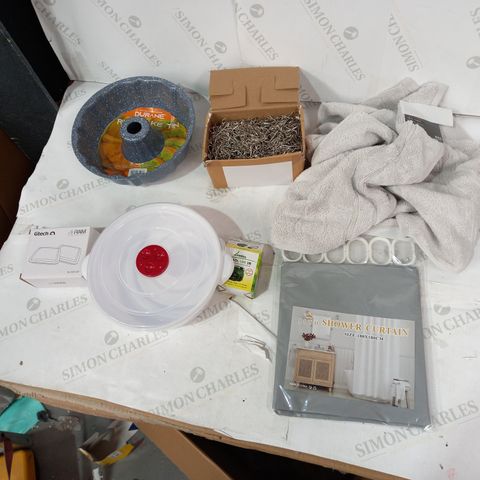 BOX OF A LARGE QUANTITY OF ASSORTED HOUSEHOLD ITEMS TO INCLUDE M&S GREY HANDTOWEL, JITU SHOWER CURTAIN, LUMENA HEADLUM 2R ETC