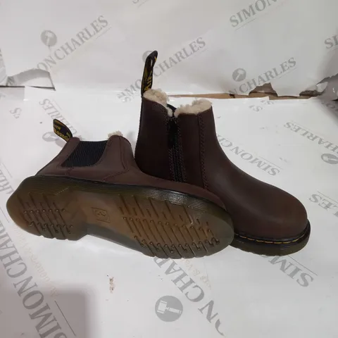 PAIR O DR MARTINS KIDS CHELSEA BOOTS  SIZE 12 IN BROWN 