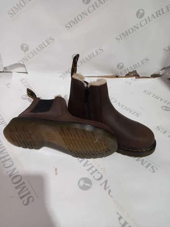 PAIR O DR MARTINS KIDS CHELSEA BOOTS  SIZE 12 IN BROWN 