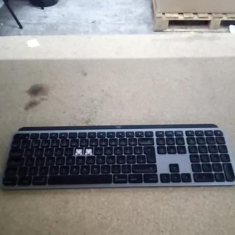 BOXED LOGITECH WIRELESS ILLUMINATED KEYBOARD