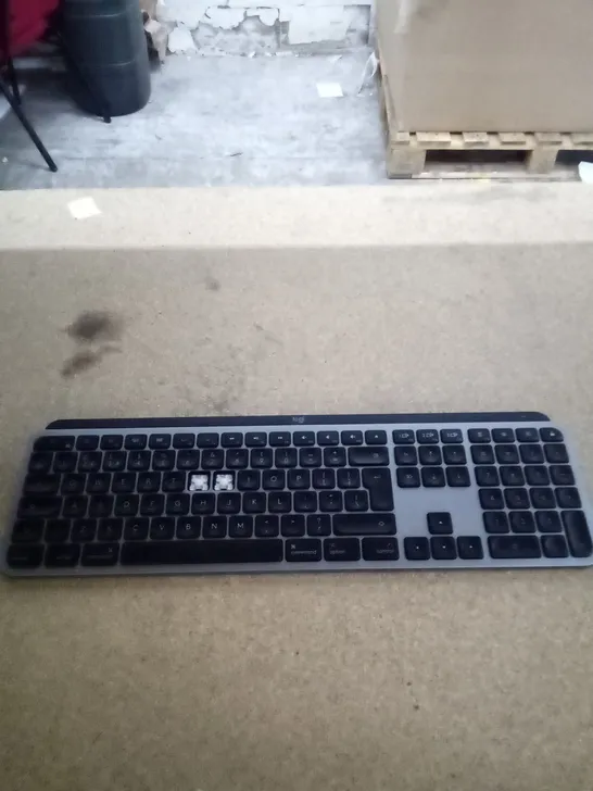 BOXED LOGITECH WIRELESS ILLUMINATED KEYBOARD