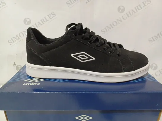 BOXED UMBRO C CUP MENS SHOES - SIZE 9 