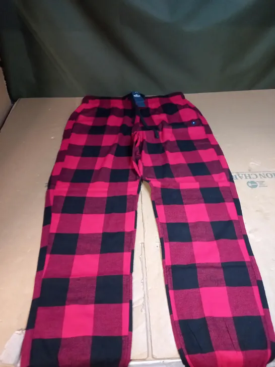 HOLLISTER RED AND BLACK CHEQUERED PANTS SIZE M