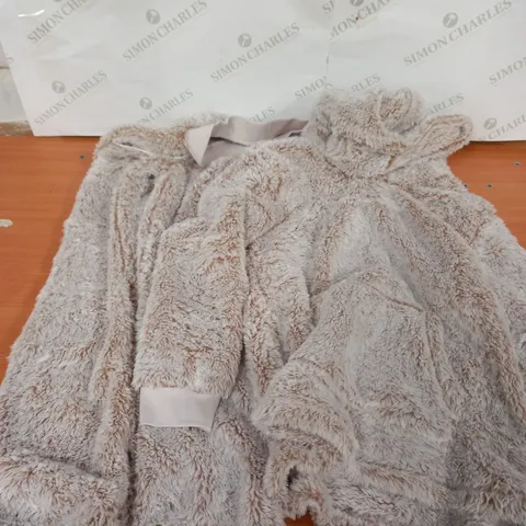 FLUFFY PAJAMA SET IN PROSECCO COLOUR