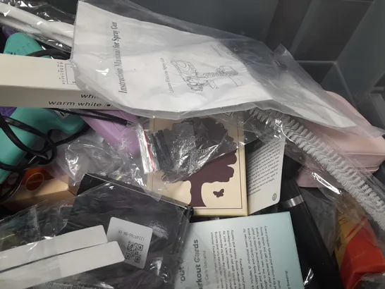 BOX OF APPROXIMATELY 14 ASSORTED ITEMS TO INCLUDE - DRAWING BAG , BROWN EXCLUDING DRAUGHT TAPE , DONG-A FINE TECH ETC