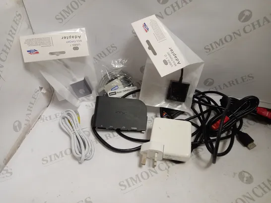 LOT OF ASSORTED POWER CABLES AND ELECTRICALS TO INCLUDE MULTIPORT ADAPTERS, USB-C POWER ADAPTERS, USB-C MOBILE DOCKS, ETC