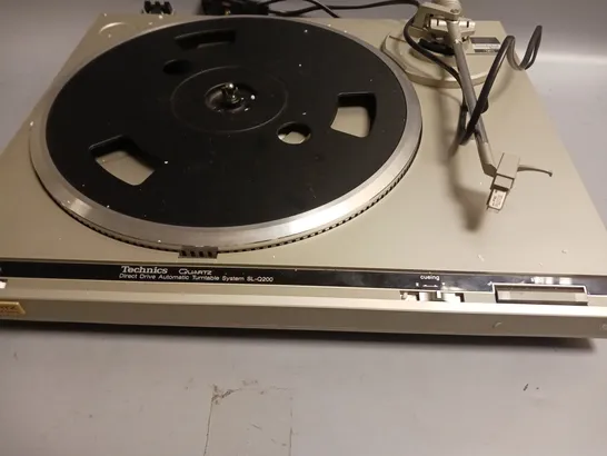 BOXED TECHNICS QUARTZ DIRECT DRIVE AUTOMATIC TURNTABLE SYSTEM SL-Q200