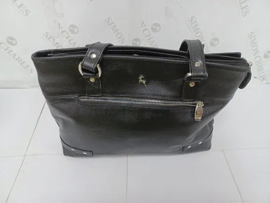 ASHWOOD HANDBAG IN BLACK 