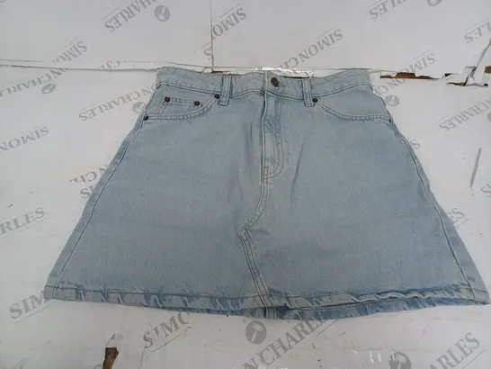 TOPSHOP DENIM SHORTS SIZE 10