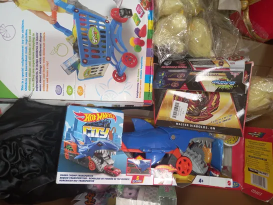 BOX OF APPROXIMATELY 20 ASSORTED TOYS AND GAMES TO INCLUDE FISHER-PRICE GAME & LEARN CONTROLLER, MATCH A TRACK, BAYBLEDAS BURST BATTLE GYRO, ETC