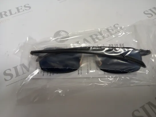 APPROX 10 TEMPERED GLASS DERIGO SUNGLASSES