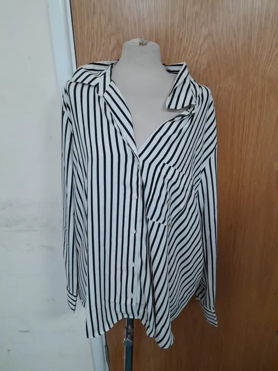 RIVER ISLAND BUTTON UP SHIRT IN BLACK AND WHITE STRIPED SIZE 24