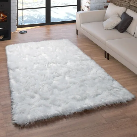 BRAND NEW BAGGED PACO HOME 960 PLAYA RUG IN WHITE - 120 x 170CM