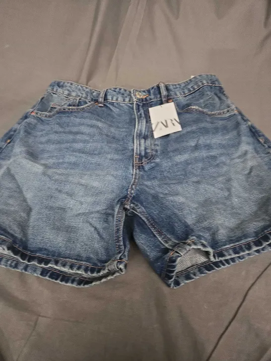 ZARA DENIM SHORTS IN BLUE - EUR 44