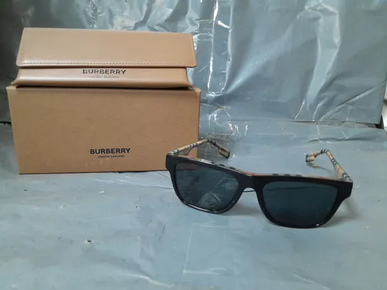 BURBERRY LONDON SUNGLASSES