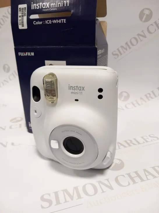 BOXED FUJI FILM INSTAX MINI INSTANT CAMERA BUNDLE