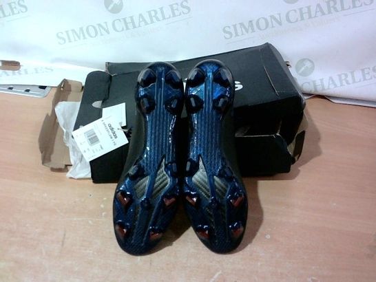 BOXED PAIR OF ADIDAS FOOTBALL BOOTS SIZE 9