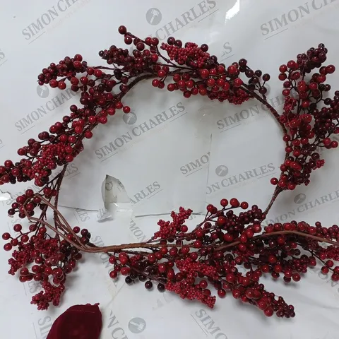 BOXED HOME REFLECTIONS PRE-LIT MIXED BERRY GARLAND