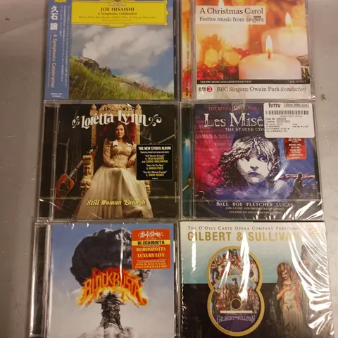 APPROXIMATELY 30 ASSORTED CD ALBUMS TO INCLUDE JOE HISAISHI, BLOCKBUSTA, LORETTA LYNN ETC 