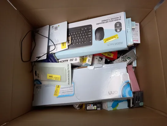 BOX OF APPROX 30 ASSORTED ELECTRICAL ITEMS TOO INCLUDE EARPHONES, RADIO AND POWER ADAPTER