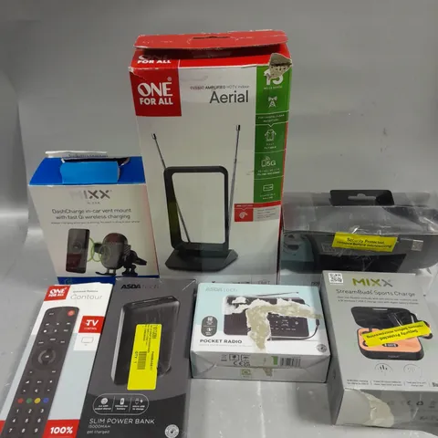 APPROXIMATELY 30 ASSORTED ELECTRICAL PRODUCTS TO INCLUDE STREAMBUDS WIRELESS EARPHONES, CONTOUR UNIVERSAL REMOTE, POCKET RADIO ETC 