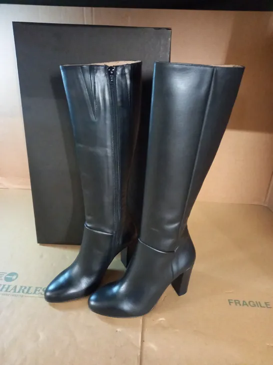 PAIR OF SOSANDAR BLAKE BLACK LEATHER ZIP KNEE HIGH BOOTS - 