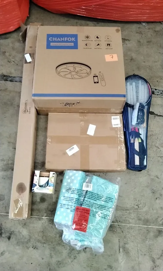 PALLET OF ASSORTED ITEMS INCLUDING CHANFOK CEILING FAN LIGHT, BADMINTON SET, M-DESIGN ACCESSORY ORGANISER, SCENTED CANDLE, WHITE TOILET SEAT 